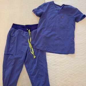 FIGS high waisted Zamora jogger scrub pants, size medium, light purple,